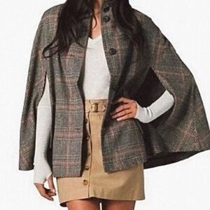 BB Dakota Calhoun Plaid Poncho Cape hoodie & pockets Size Medium Academia
